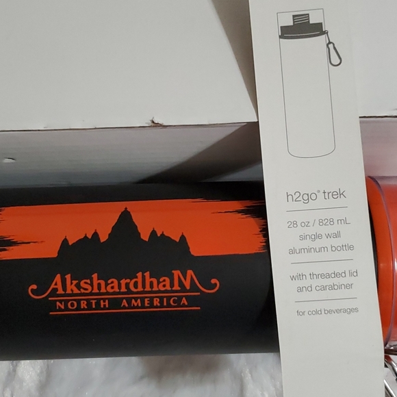 H2GO Trek Akshardham North America logo flak NIB - Picture 4 of 7